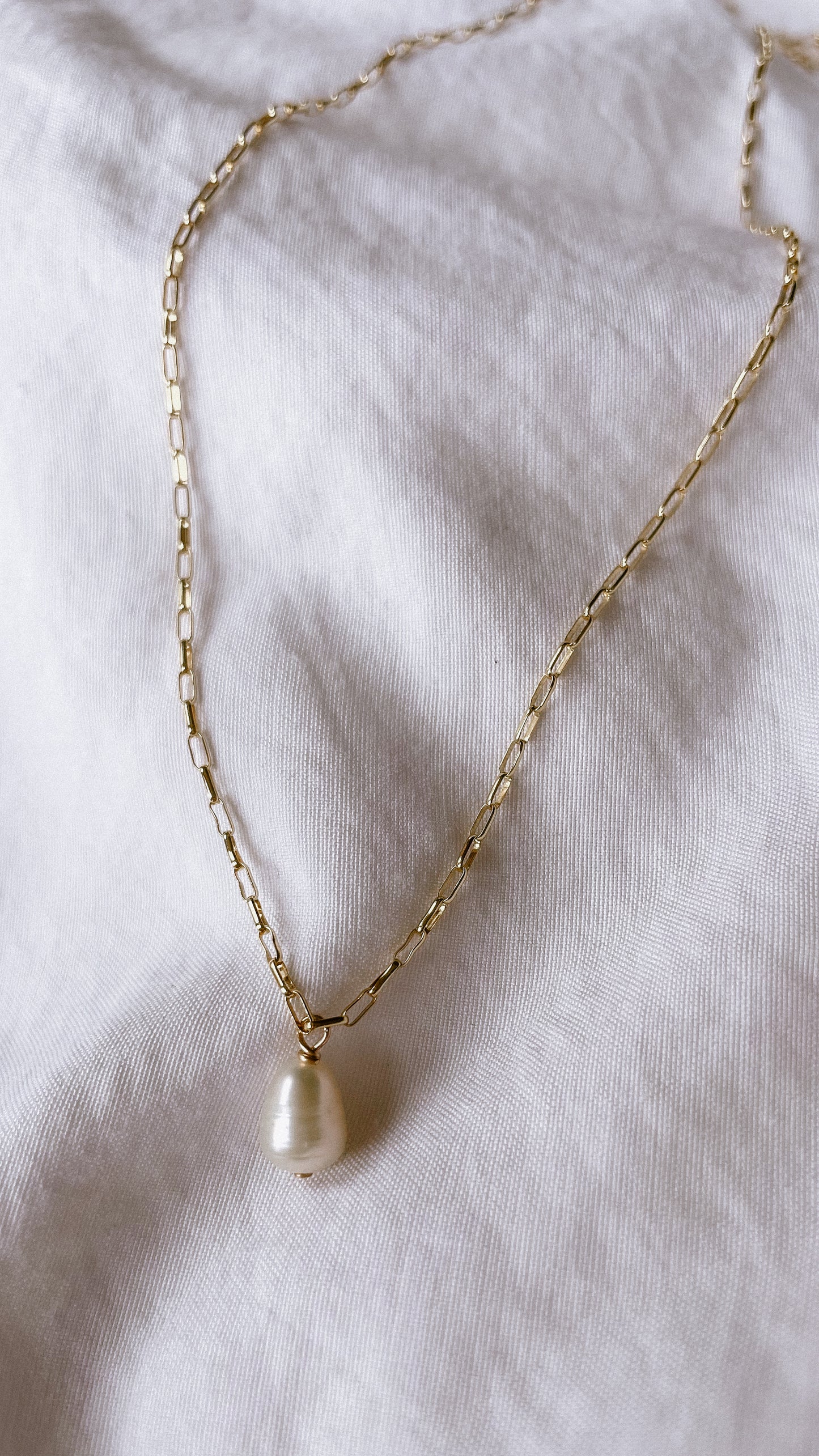 Daydream Pearl Necklace